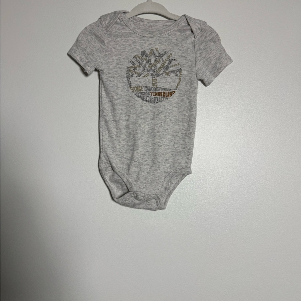 Timberland 12 Month Baby Onesie Gray Logo Graphic Short Sleeve Bodysuit - Picture 1 of 4